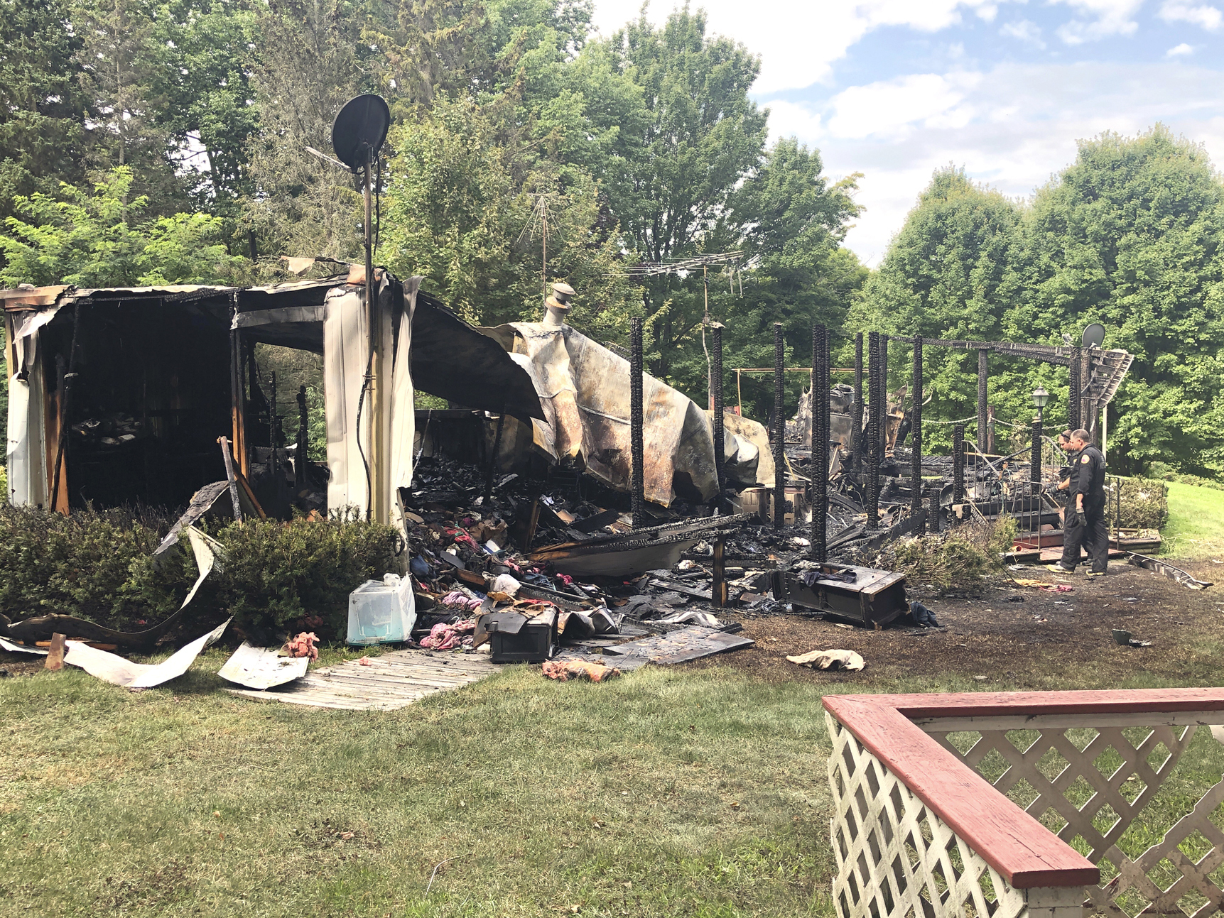 Woman injured in mobile home fire | News, Sports, Jobs - Observer Today